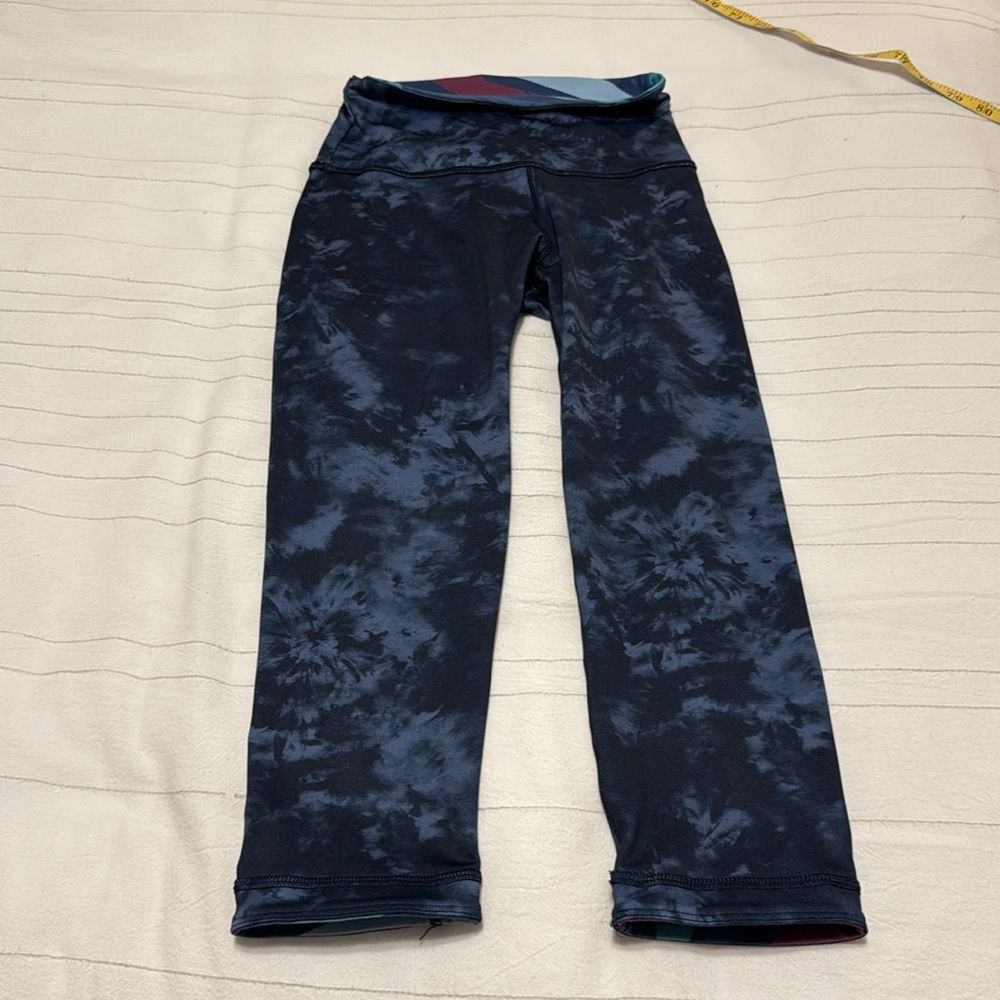 Peloton Women WITH Expedition High Waist Revesible Capri Legging Size X-Small - Picture 9 of 9